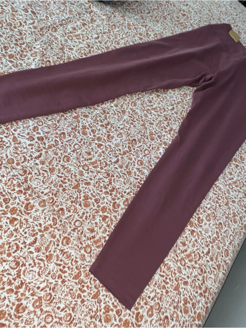 PINK Victoria's Secret High-Rise Leggings in Mauve - Picture 2 of 8